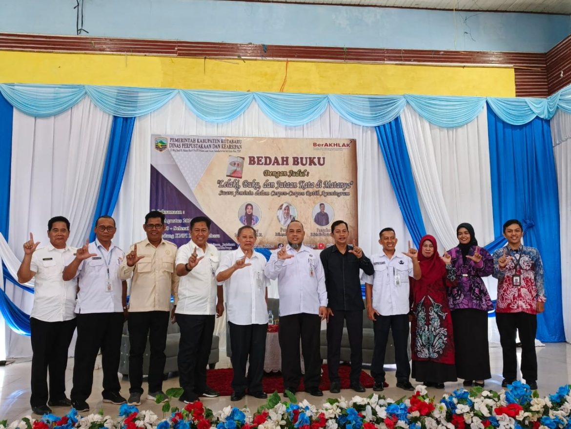 Dinas Perpustakaan dan Kearsipan Gelar Bedah Buku Karya Ratih di Mahligai Kotabaru