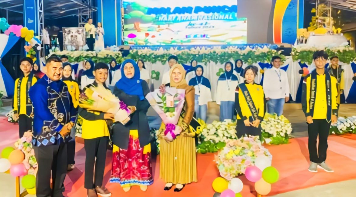 Suci Anisa Rusli Dikukuhkan sebagai Bunda Forum Anak Daerah Kotabaru pada Peringatan Hari Anak Nasional 2025