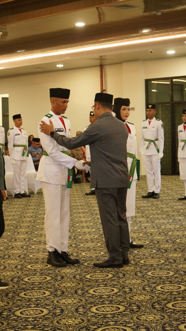 Pemkab. Kotabaru Kukuhkan Paskibraka Kabupaten Tahun 2025