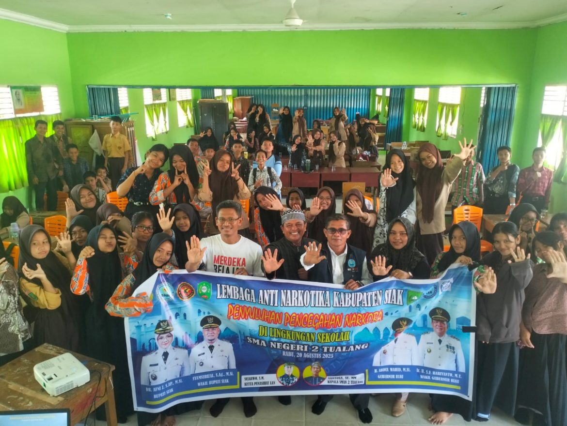 Lembaga Anti Narkotika Kabupaten Siak Gelar Penyuluhan Narkoba P4GN di SMA Negeri 2 Tualang