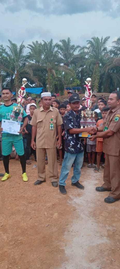 Turnamen Sepak Bola Dolok CUP I Resmi Ditutup Dengan Tema “Junjung Tinggi Sportifitas Dan Persahabatan”