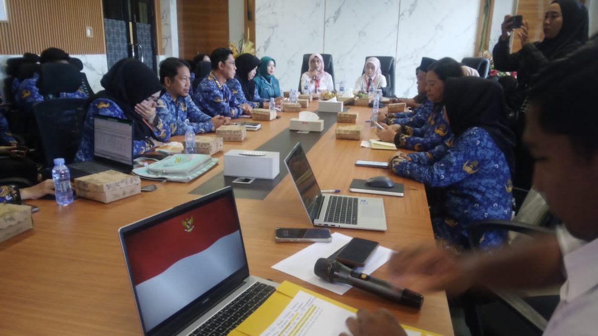 Pemkab Kotabaru Evaluasi PK2D di Desa Sampanahan Dorong Sinergi Lintas Sektor Menuju Keluarga Berkualitas