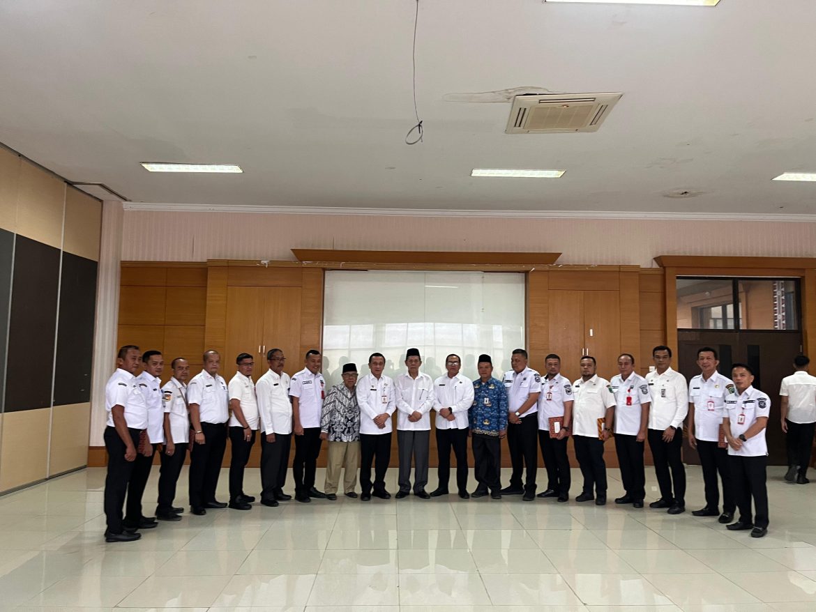 Muhamad Rizal Siregar, SE, MM Terima SK Pelaksana Tugas Sebagai Camat Padang Bolak