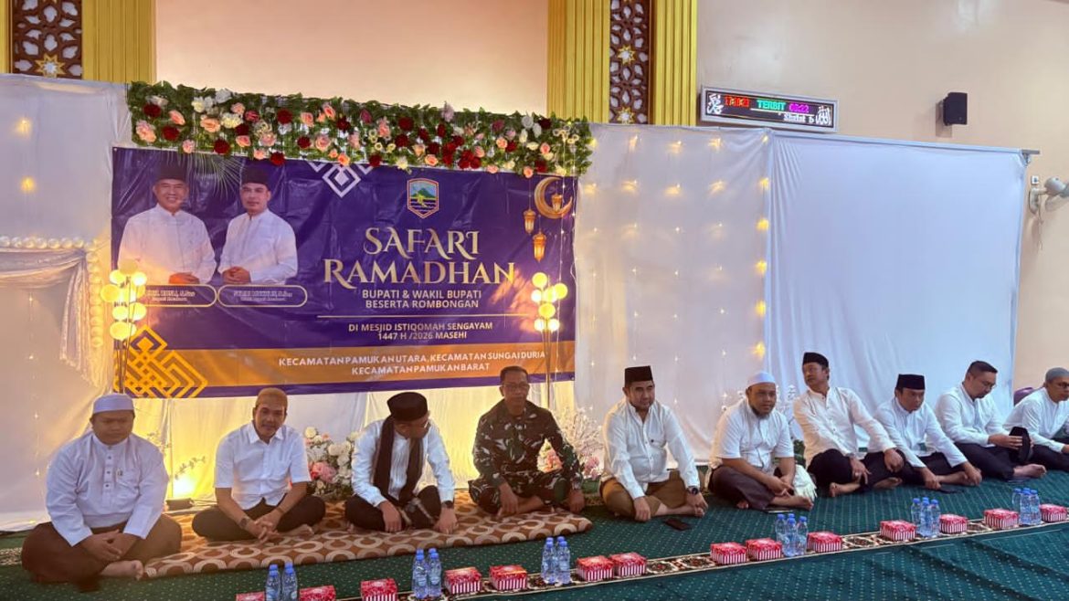 Safari Ramadhan Perdana, Pemkab Kotabaru Salurkan Batuan Untuk Tiga Kecamatan