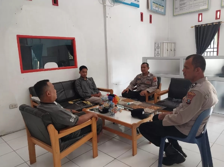 Tingkatkan Kamtibmas, Sat Binmas Polres Batu Bara Sambang di Kantor Desa Antara