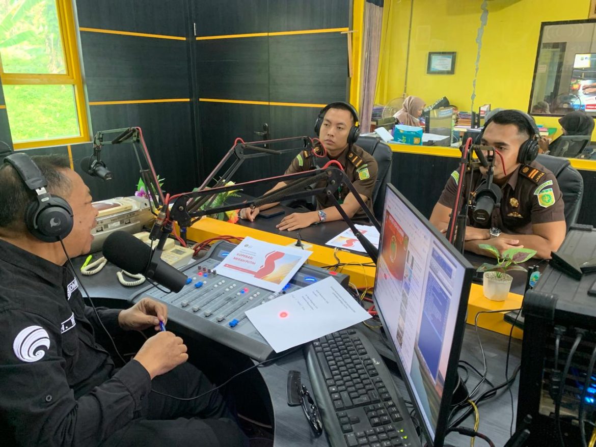 Lewat Dialog Radio, Kejari Kotabaru Tegaskan Pengawalan Koperasi Merah Putih Berbasis Pencegahan