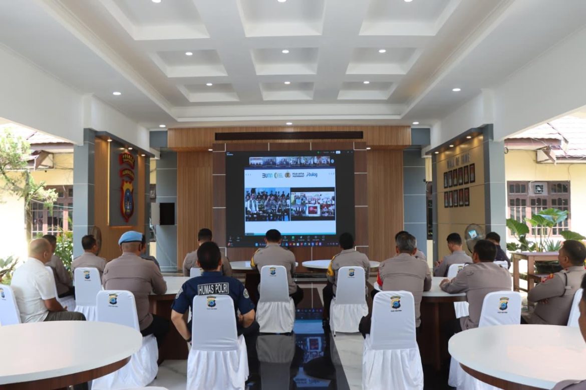 Polres Tanah Bumbu Ikuti Zoom Gerakan Pangan Murah POLRI–BULOG dan Gelar Pasar Murah untuk Masyarakat