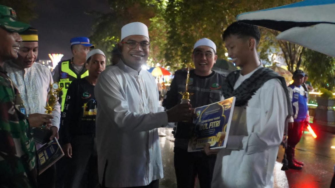 Pemkab Kotabaru lepas Lomba Gema Takbir, SMPN 5 dan Reismar Desa Rampa Raih Juara