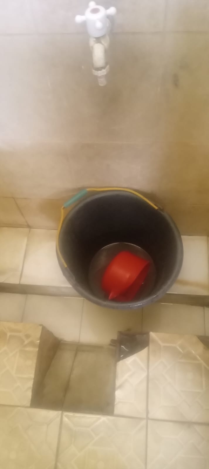 Hari Pertama Lebaran Pasokan Air Tempat Ambil Wudhu Di Mesjid Raya Gunung Tua Kosong