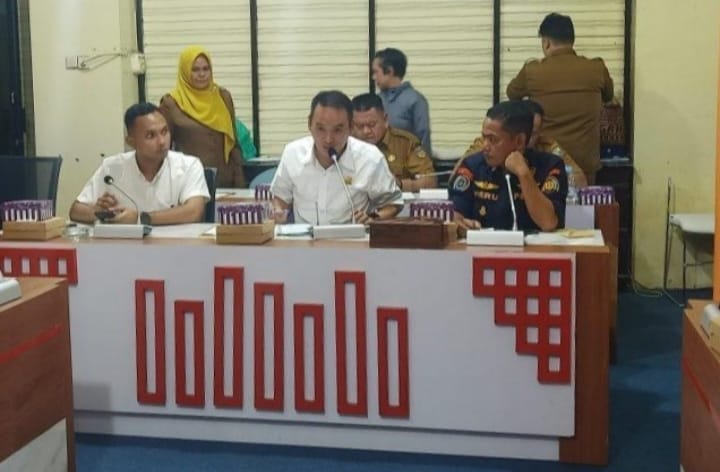 Perseteruan Antara Nelayan Porsen Mini Dengan Nelayan Bagang Menjadi Perhatian Serius DPRD Kabupaten Kotabaru.