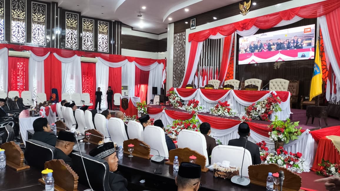 PARIPURNA DPRD BERSAMA PEMKAB KOTABARU IKUTI PIDATO KENEGARAAN PRESIDEN DALAM RANGKA HUT KE-81 RI SECARA ZOOM